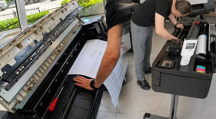 Mimarlık ve Mühendislik Ofislerinde İş Sürekliliği: Büyük Format Yazıcılarda Profesyonel Çözümler